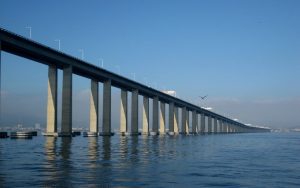 Construção da ponte Rio-Niterói: levantamentos quantitativos