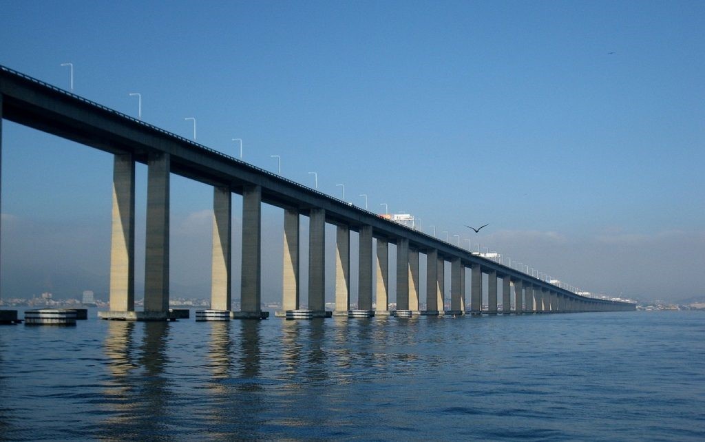 Construção da Ponte Rio-Niterói atualmente.